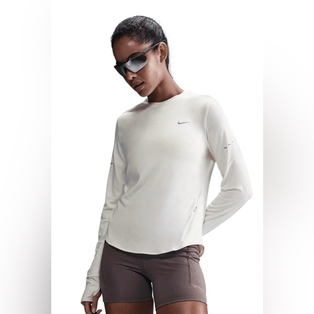 Nike SWIFT DRI-FIT UV LONG-SLEEVE CREW-NECK RUNNING TOP - WOMEN'S Small